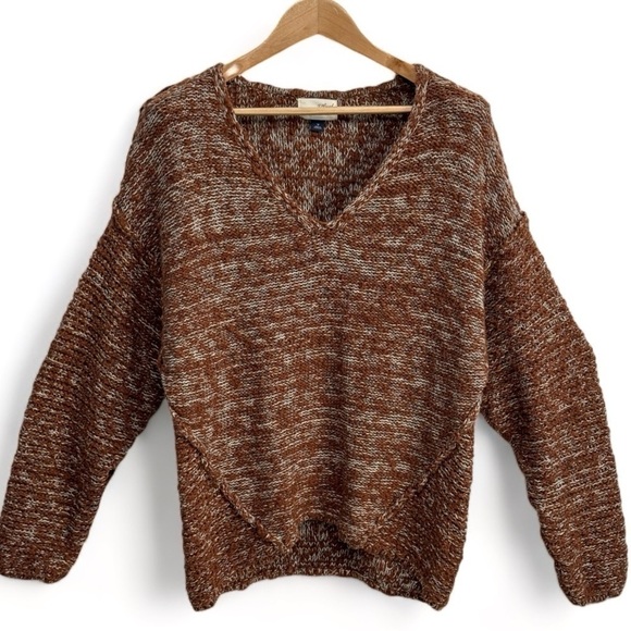 Universal Threads V-Neck Sweater Size Medium| Super Cute Brown Sweater - Picture 3 of 6